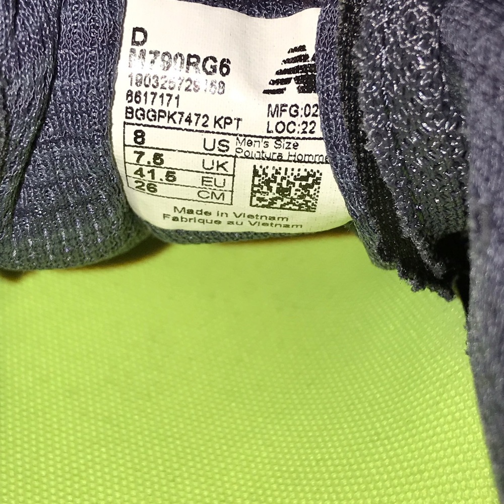 New balance running shoes - men’s 8 - Picture 7 of 8